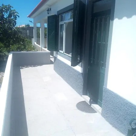 Semesterbostad A Casa Dos Avos